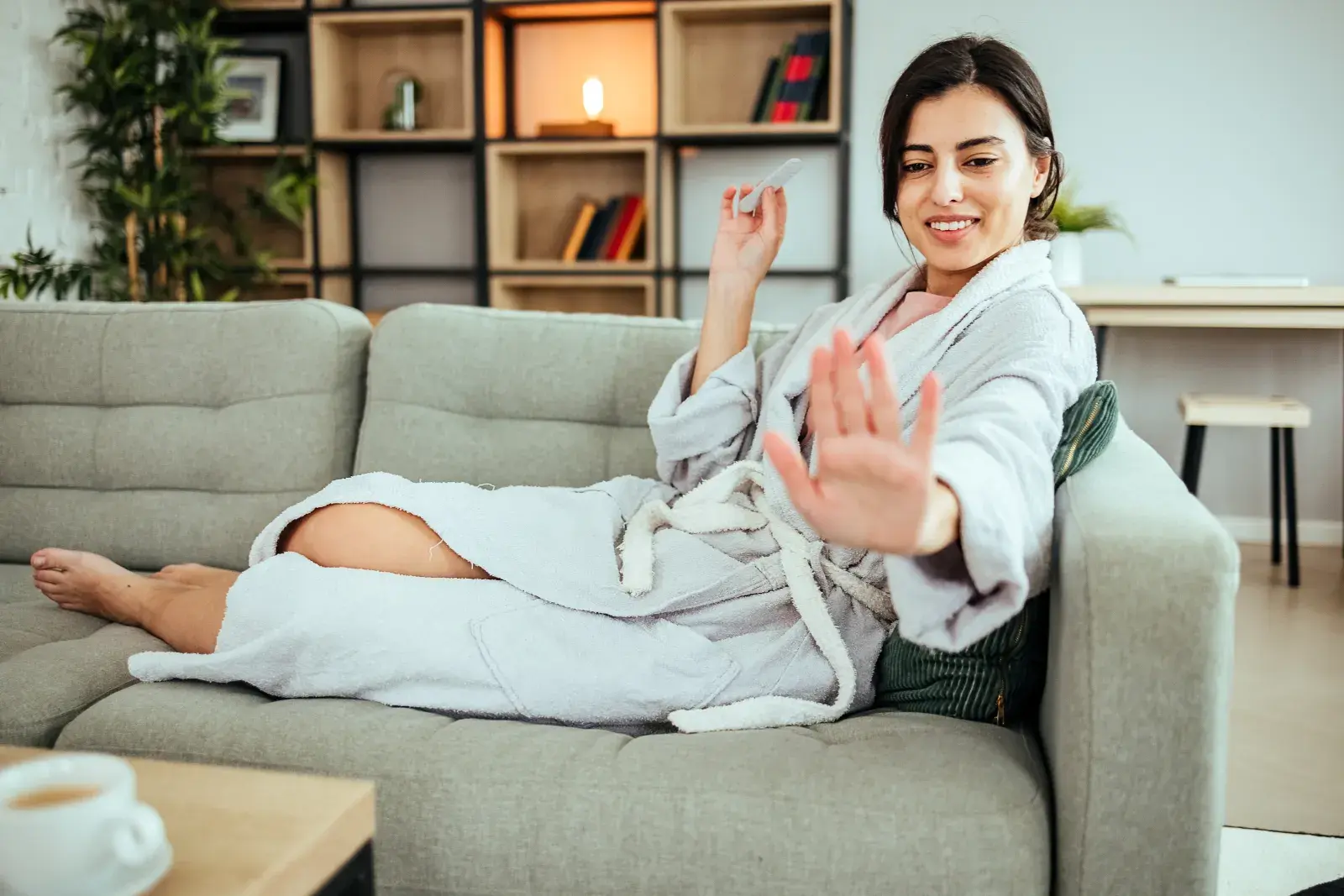 Rutina de cuidado de manos y uñas para hacer en casa.