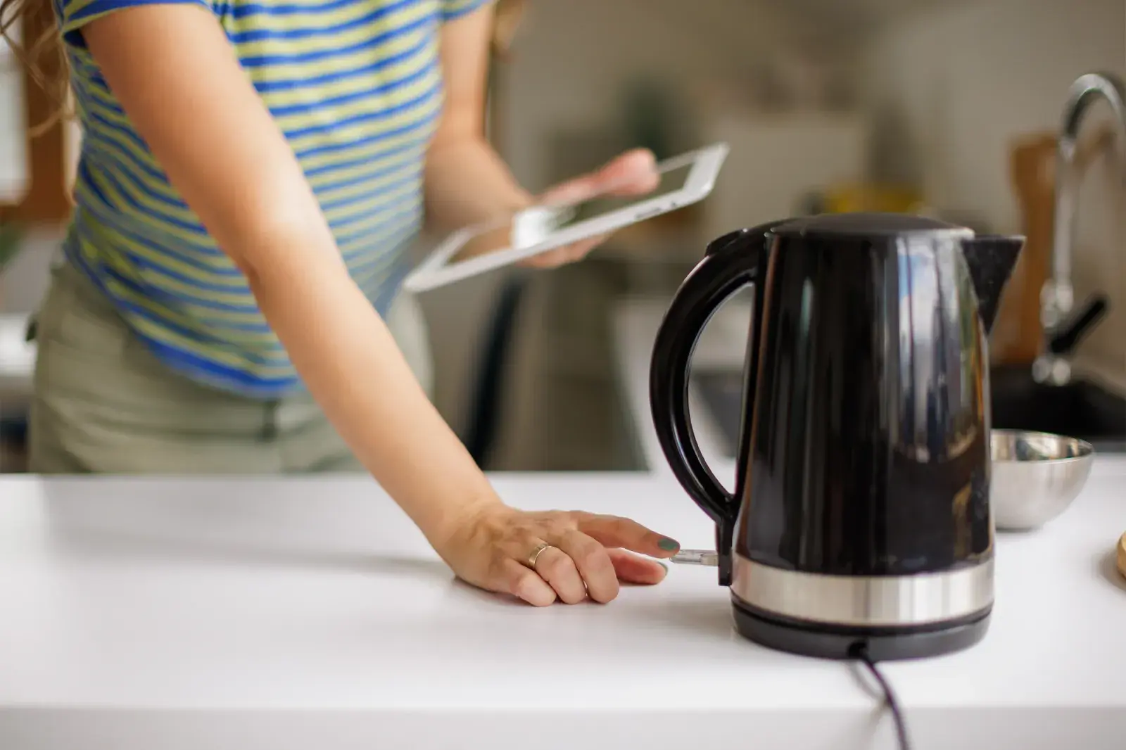 Foto de pava eléctrica.