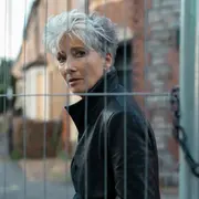 Downton Cemetery Road tendrá una temporada de 8 episodios.