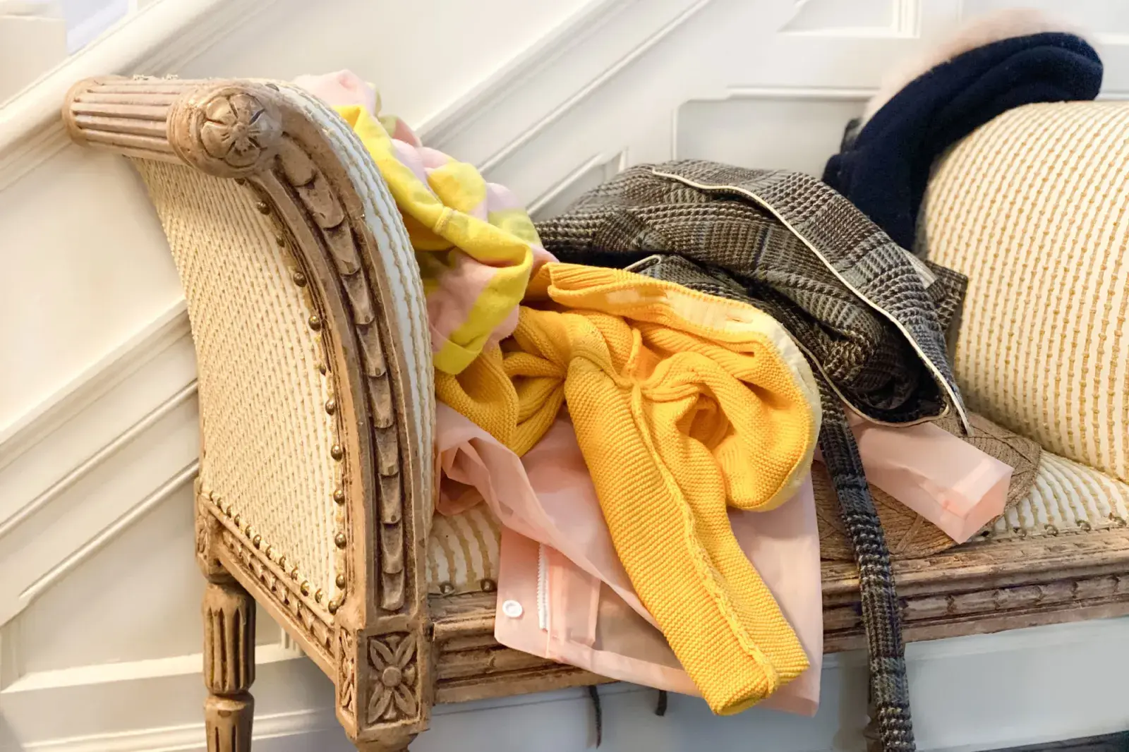 Adiós al desorden: con el banco zapatero, cada cosa tiene su lugar y tu dormitorio luce siempre prolijo