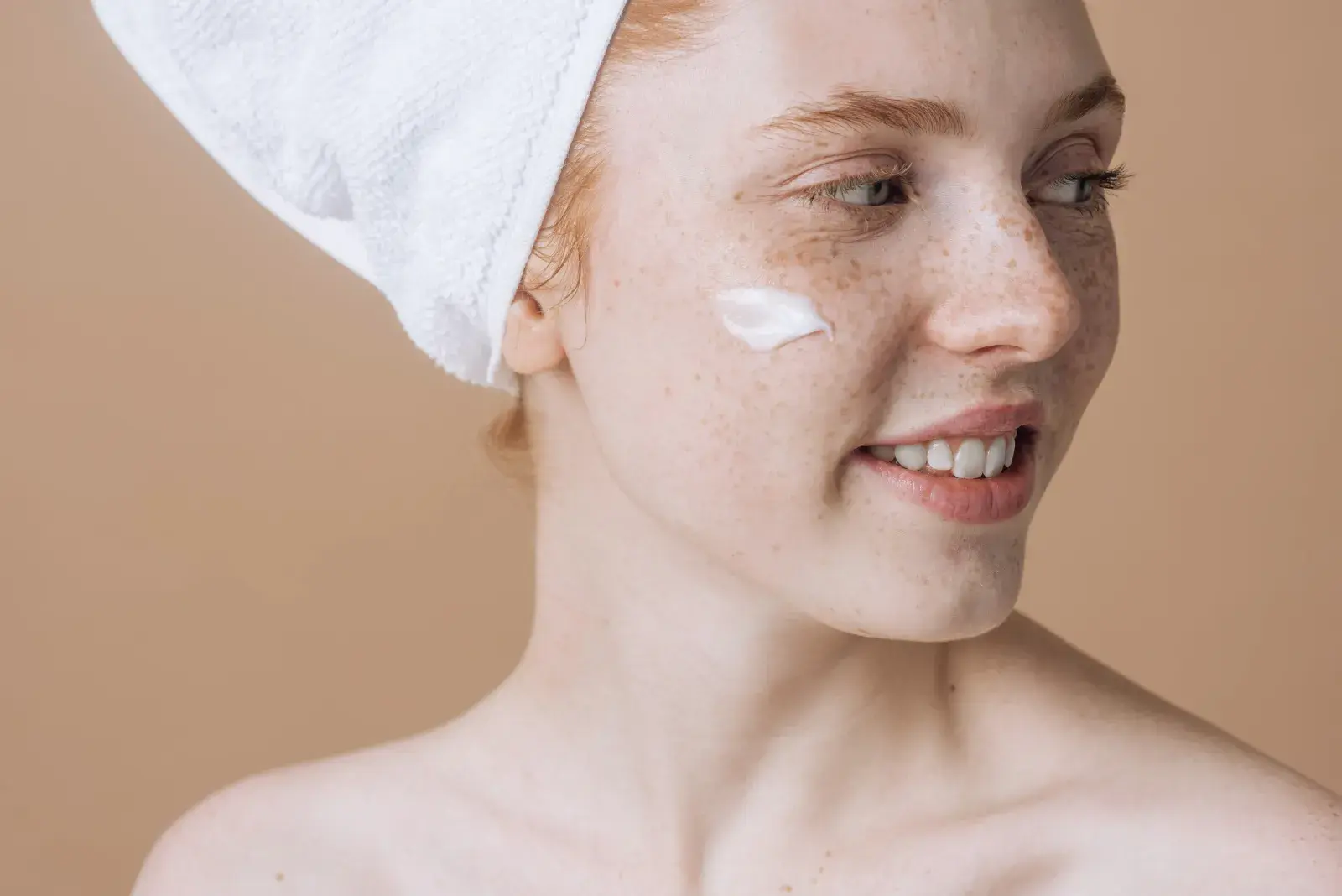 Manchas en la piel: cómo se forman a lo largo de la vida y cómo prevenirlas