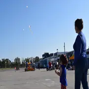 El programa “Abrazar” propone algo tan simple como poderoso: que los chicos que crecen lejos de su familia tengan cerca a un adulto que los acompañe desde el afecto.