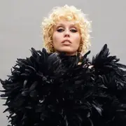 Miley Cyrus deslumbra en la tapa de Vogue France con un giro ’Old Hollywood’