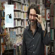 Andrés Neuman publicó Isla con madre (La Bella Varsovia)