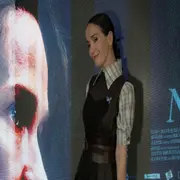 Natalia Oreiro fusiona punk y moda sustentable con su look en el estreno de La noche sin mí.