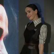 Natalia Oreiro fusiona punk y moda sustentable con su look en el estreno de La noche sin mí.