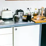 Imagen de cocina desordenada