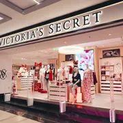 Después de años de expectativa, Victoria’s Secret abrió oficialmente su primera tienda insignia en la Argentina.