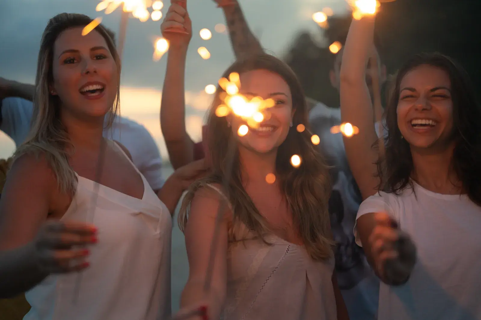 Este Año Nuevo 2026, el blanco cede protagonismo y da paso a una paleta más cálida, consciente y sofisticada.
