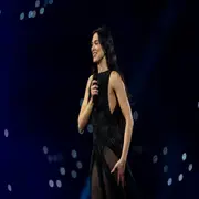 Dua lipa dando un concierto en Buenos Aires