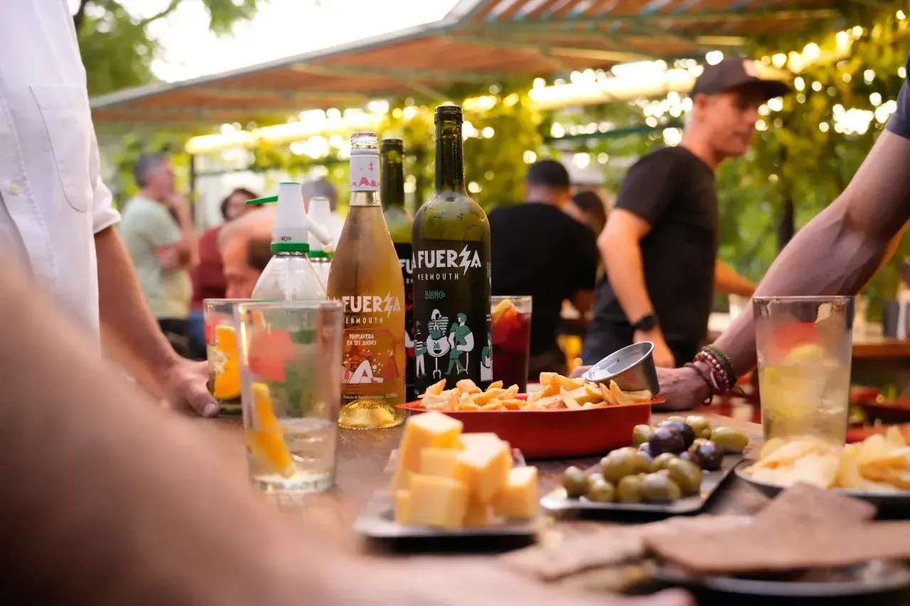 Tapeo al aire libre en Buenos Aires: cinco lugares ideales para disfrutar las tardes de primavera