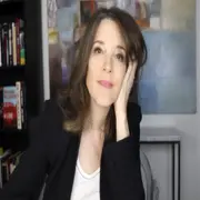 Está Marianne Williamson en Argentina: ¿de qué trata el paradigma de liderazgo consciente que propone?
