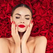 Adiós al maquillaje pesado cómo tener un glow natural para noches especiales