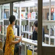 Buenos Aires inaugura su primera biblioteca subterránea gratuita: ya podés llevarte libros en la estación Plaza de Mayo