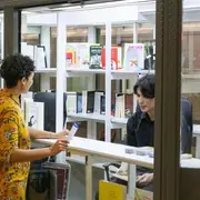 Buenos Aires inaugura su primera biblioteca subterránea gratuita: ya podés llevarte libros en la estación Plaza de Mayo