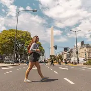 Habrá un festival por la restauración de la Floralis, el gran ícono porteño; los barrios de la Ciudad abrazarán la Navidad y el día del Tango tendrá muchas celebraciones. Además, el Planetario cierra el año con muchas sorpresas.