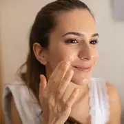 Qué es el efecto 'Glass Skin': la técnica coreana que transforma la piel y es furor