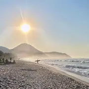 Itamambuca es una playa de Brasil que combina olas ideales, naturaleza intacta y un estilo de vida