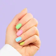 Uñas rubber de verano: 6 diseños llenos de color para tus uñas