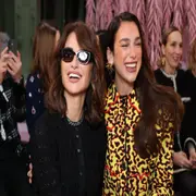 De Penélope Cruz a Dua Lipa: los looks de las celebrities en los primeros desfiles de París Fashion Week