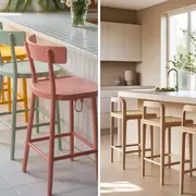 Si querés que tu cocina pequeña no solo funcione, sino que además se vea increíble, pensá en el taburete no como un asiento más, sino como una pieza de diseño que dialoga con tu espacio