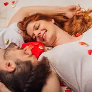 Foto de pareja enamorada.