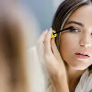 Pestañas a medida: cómo elegir la máscara ideal según tu mirada