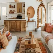 Las mesas del comedor pasaron de moda: la nueva forma de comer en casa que se impone en 2026