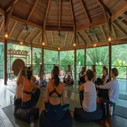 Wellness clubs: la nueva tendencia en bienestar integral que combina cuerpo, mente y comunidad