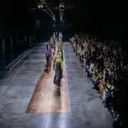 . Mishka fue la encargada de inaugurar la pasarela con un show que celebró sus 25 años.