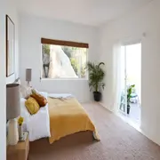 Ordenar, simplificar y elegir con intención son gestos pequeños que, sostenidos en el tiempo, transforman la experiencia cotidiana.