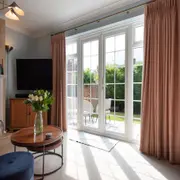 Adiós a las cortinas: 3 ideas originales para renovar tus ventanas con estilo