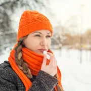 Foto de mujer en invierno.