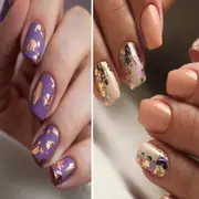 Las uñas foil se caracterizan por incorporar láminas metálicas ultrafinas que se adhieren sobre el esmalte, creando un efecto irregular, brillante y multidimensional.