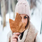 Foto de mujer en invierno.