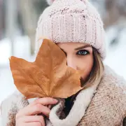 Foto de mujer en invierno.