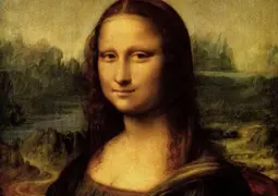 Un hombre disfrazado le tiró una torta a la Mona Lisa