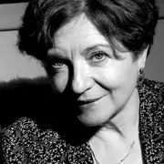 La escritora argentina María Rosa Lojo referente de la novela histórica; retrato realizado por Sara Facio (2009)