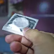 El uso adecuado del preservativo previene las infecciones de transmisión sexual