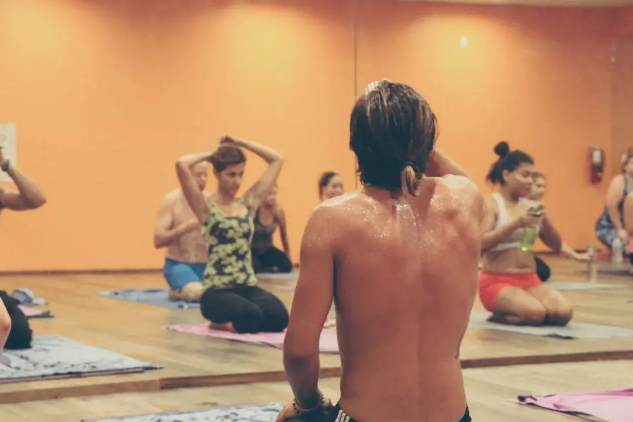 Probé una clase de Bikram Yoga y resultó ser una pesadilla - Ohlalá