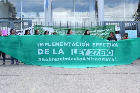 Miles de mujeres marchan por Miranda Ruiz Miles de mujeres marchan por Miranda Ruiz