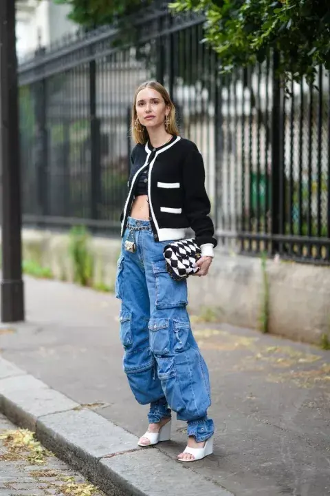 Tiro alto, baggy. Tiro alto, baggy.