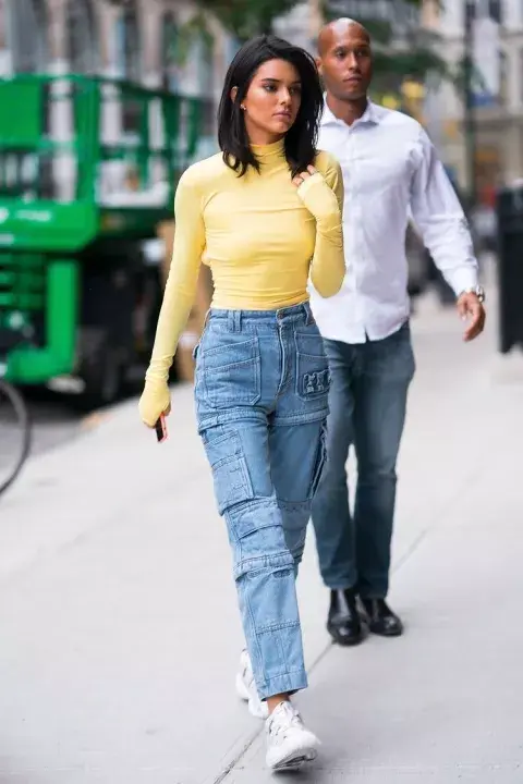 Al cuerpo y crop. Al cuerpo y crop.