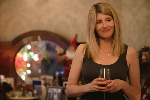 Sharon Horgan interpeta a Eva Garvey. Sharon Horgan interpeta a Eva Garvey.