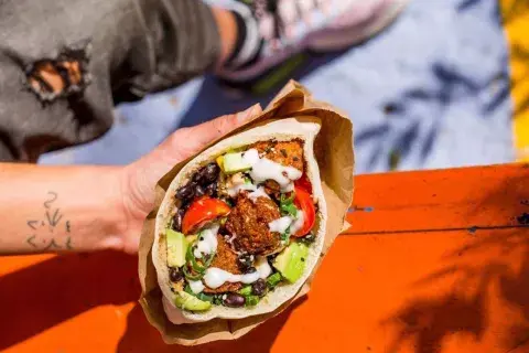 Falafel de Feel in pita Falafel de Feel in pita