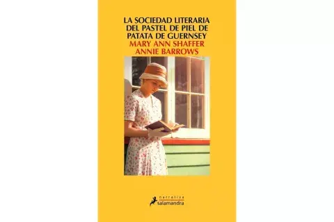 La sociedad literaria y del pastel de cáscara de papa de Guernsey de Annie Barrows y Mary Ann Shaffer. La sociedad literaria y del pastel de cáscara de papa de Guernsey de Annie Barrows y Mary Ann Shaffer.
