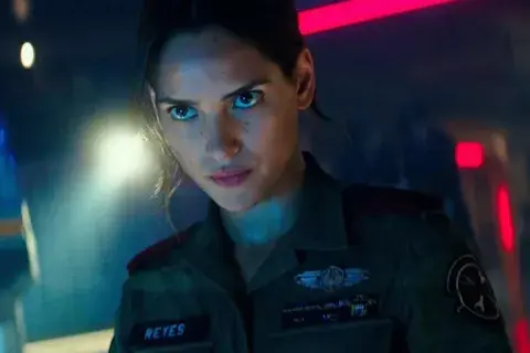 Adria Arjona en su personaje de Andor. Adria Arjona en su personaje de Andor.