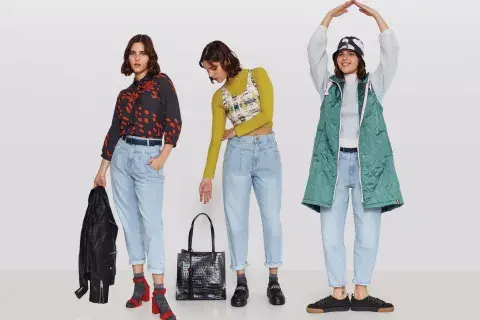 Jean (Veina). LOOK 1: Chaqueta de ecocuero (Levi’s), camisa (Perramus), cinturón (Cruz Esquivel), sandalias (Regina Margherita). LOOK 2: Top y polera (Guillermina Regalado), mocasines (Regina Margherita), cartera (Cruz Esquivel). LOOK 3: Piluso (Perramus), chaleco puffer (Fini Braun), suéter (Guillermina Regalado), zapatillas (Dera). 