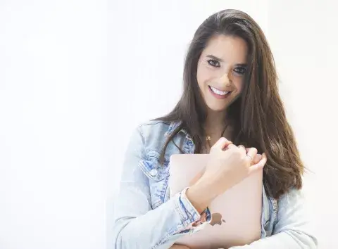 Marianela logró conciliar un trabajo que ama con el disfrute de su familia y el tiempo libre. Marianela logró conciliar un trabajo que ama con el disfrute de su familia y el tiempo libre.