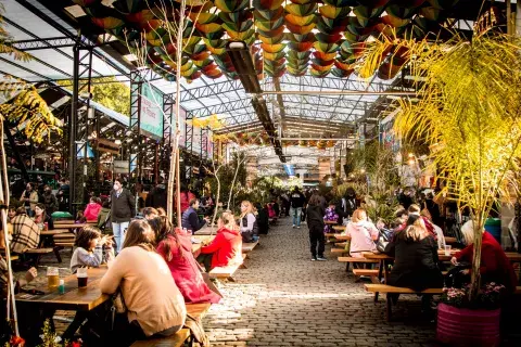 Lugares para ir a comer con chicos: Patio de Lecheros. Lugares para ir a comer con chicos: Patio de Lecheros.